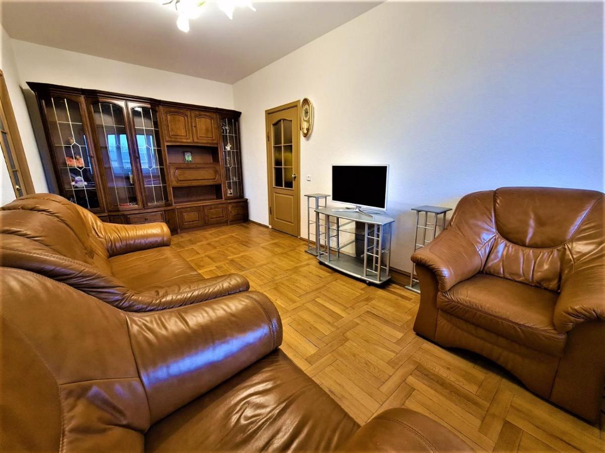 82-Avenue Apartment แชร์นิฟซี ภายนอก รูปภาพ