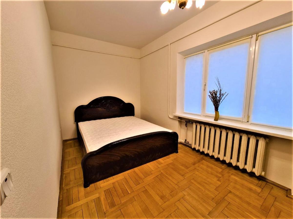 82-Avenue Apartment แชร์นิฟซี ภายนอก รูปภาพ